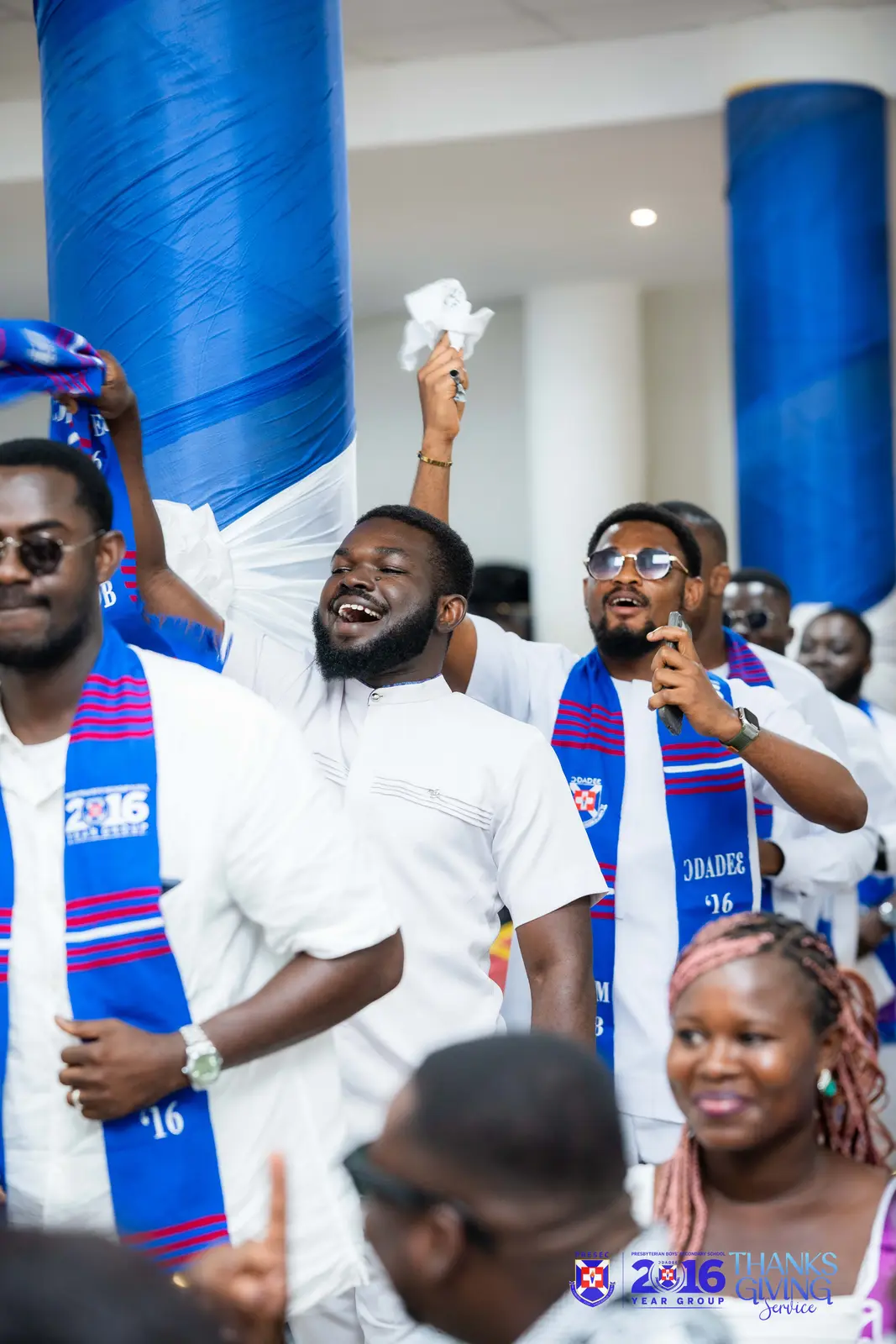 Brothers of the 2016 Year Group celebrating in white with blue Ɔdadeɛ ’16 stoles